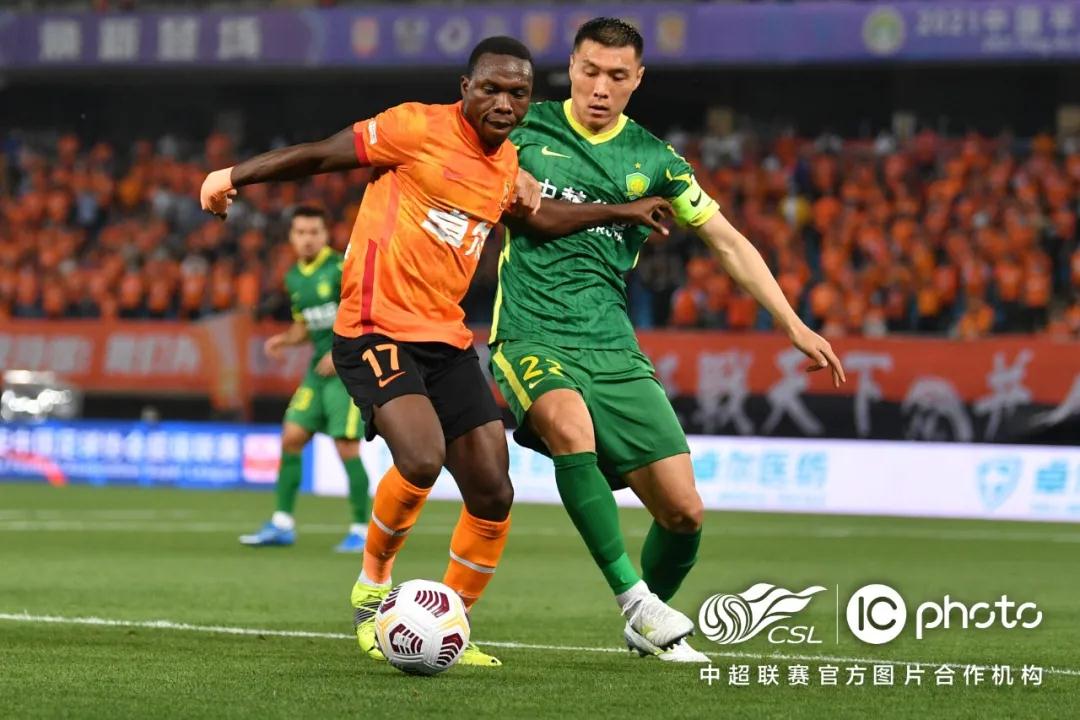 الدوري الإيطاليكووورة تشعل حماس عشاق كرة القدم