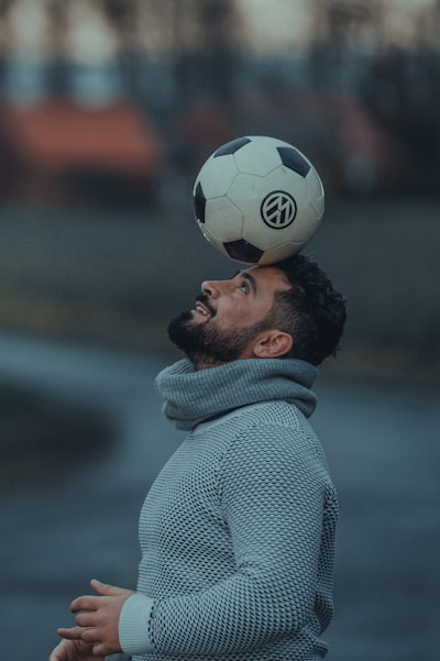 كرة التنس بالانجليزيTennis